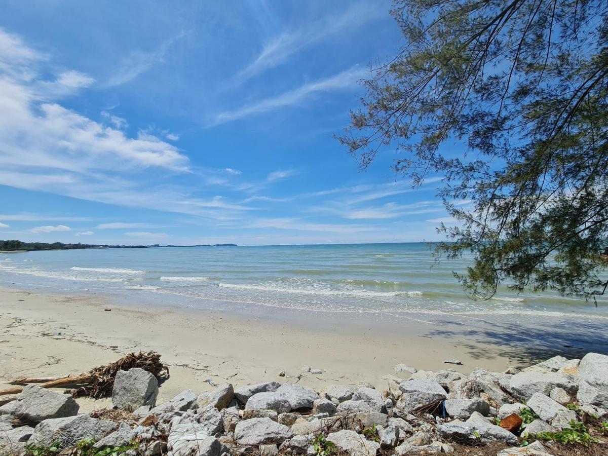 Sunshine Bay Resort Port Dickson Exterior photo